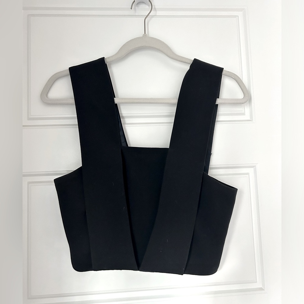 Best black crop top you’ll ever own. Sz S.